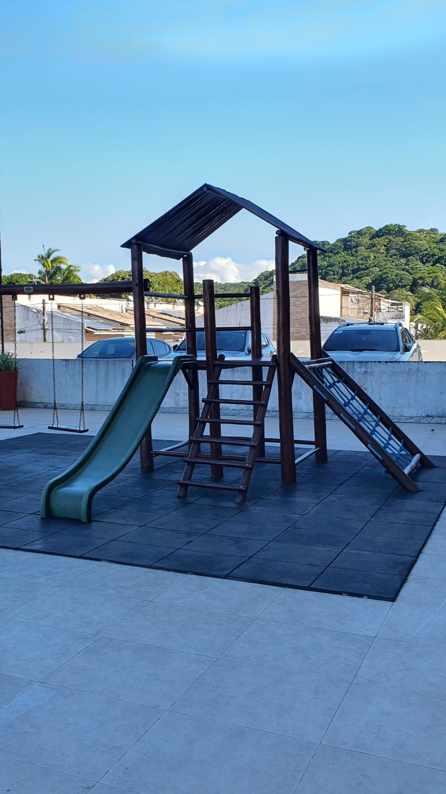 11. PLAYGROUND